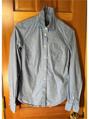 American Eagle Outfitters Light Blue Chambray Button-Up Shirt